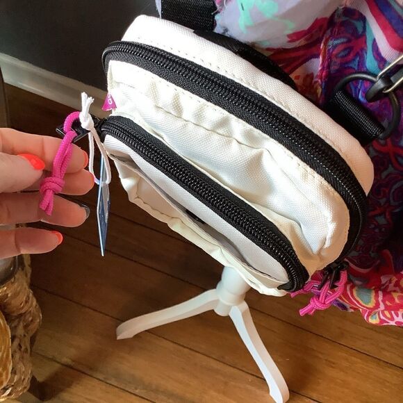 NWT ❤️ Adidas Utility Crossbody 🌈🦄🏳️🌈 - Picture 8 of 11